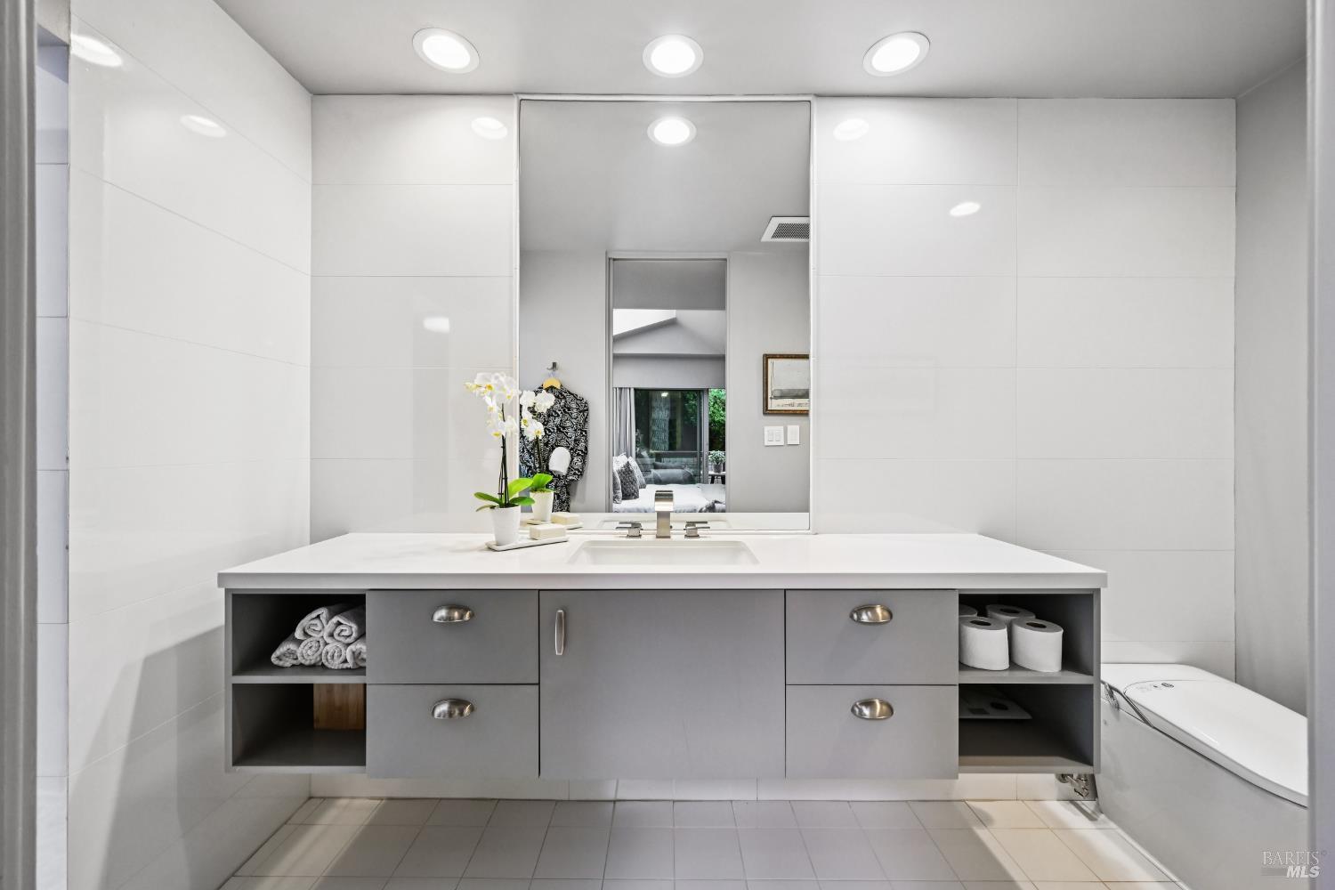 7 Madera Avenue