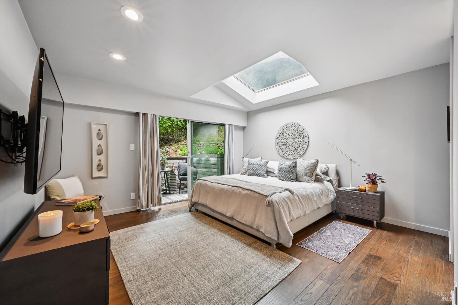 7 Madera Avenue