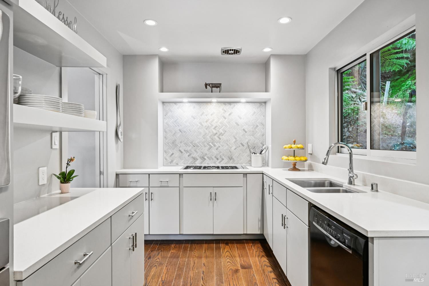 7 Madera Avenue