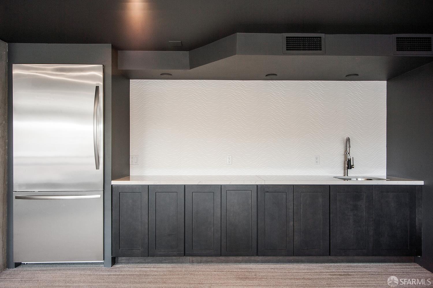 555 4th Street # 905