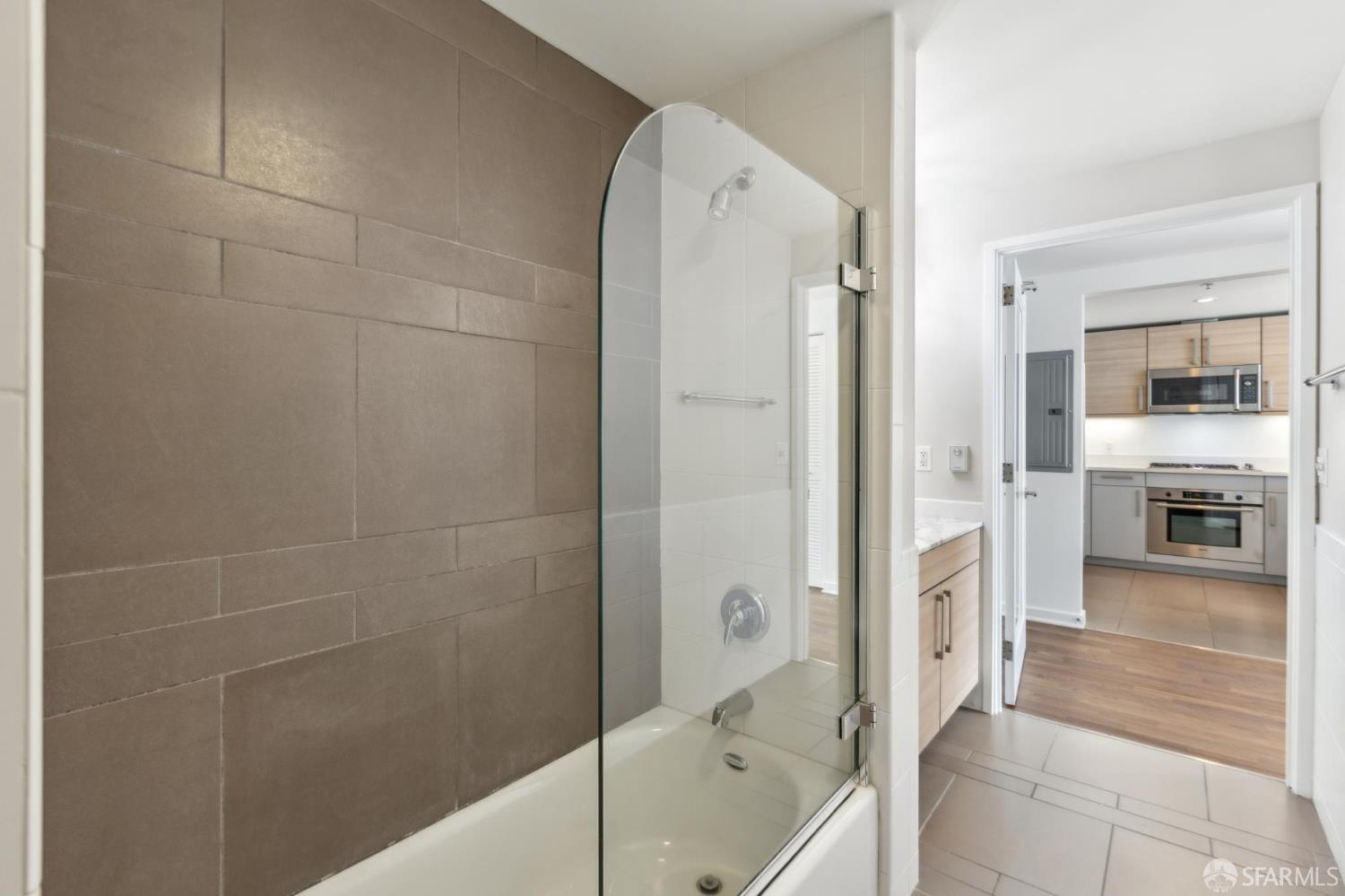 555 4th Street # 905