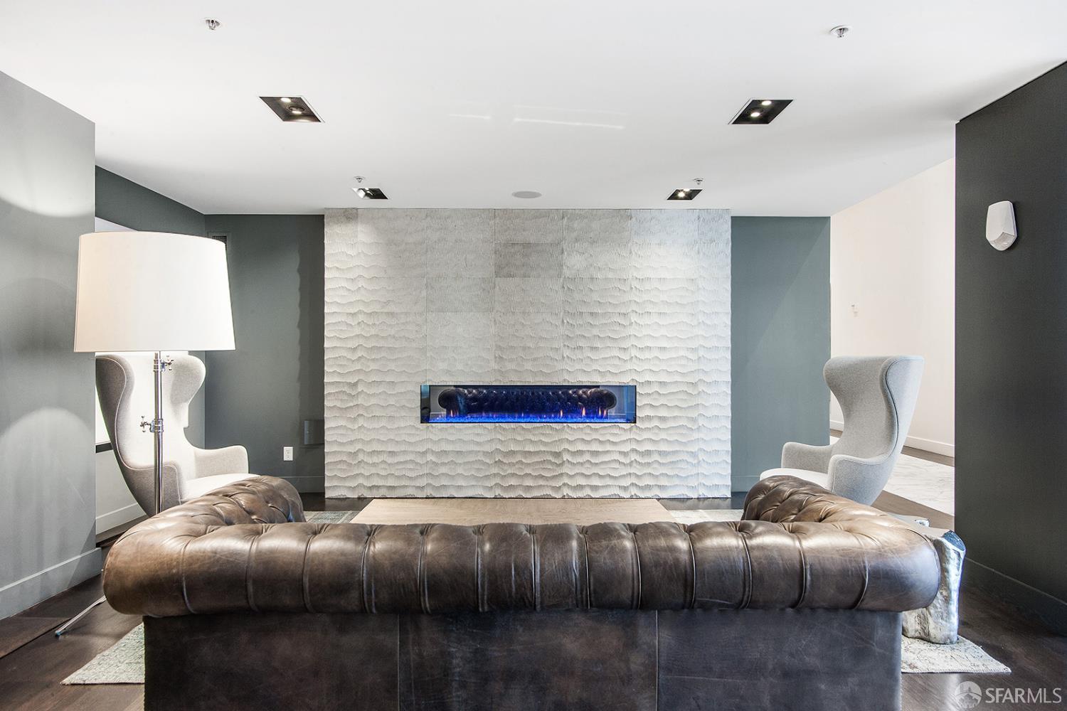 555 4th Street # 905