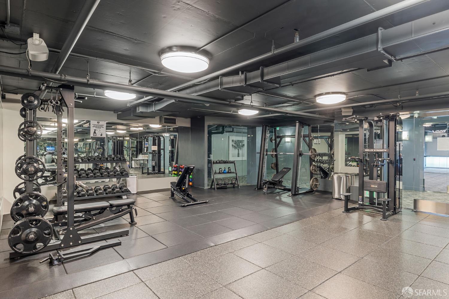 555 4th Street # 905