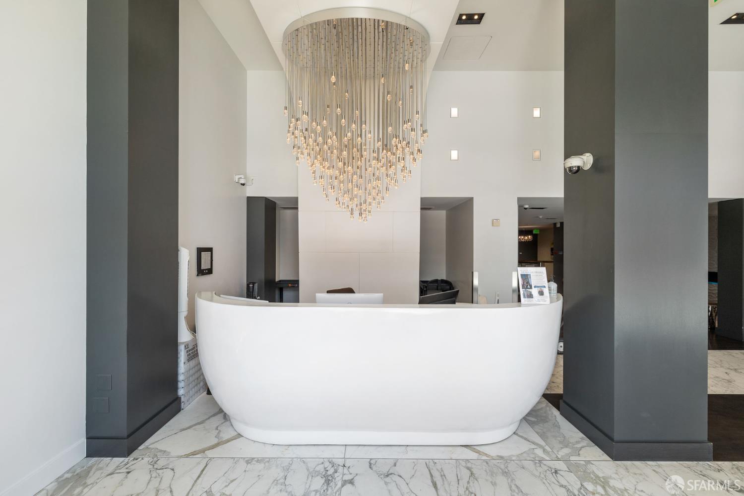 555 4th Street # 905