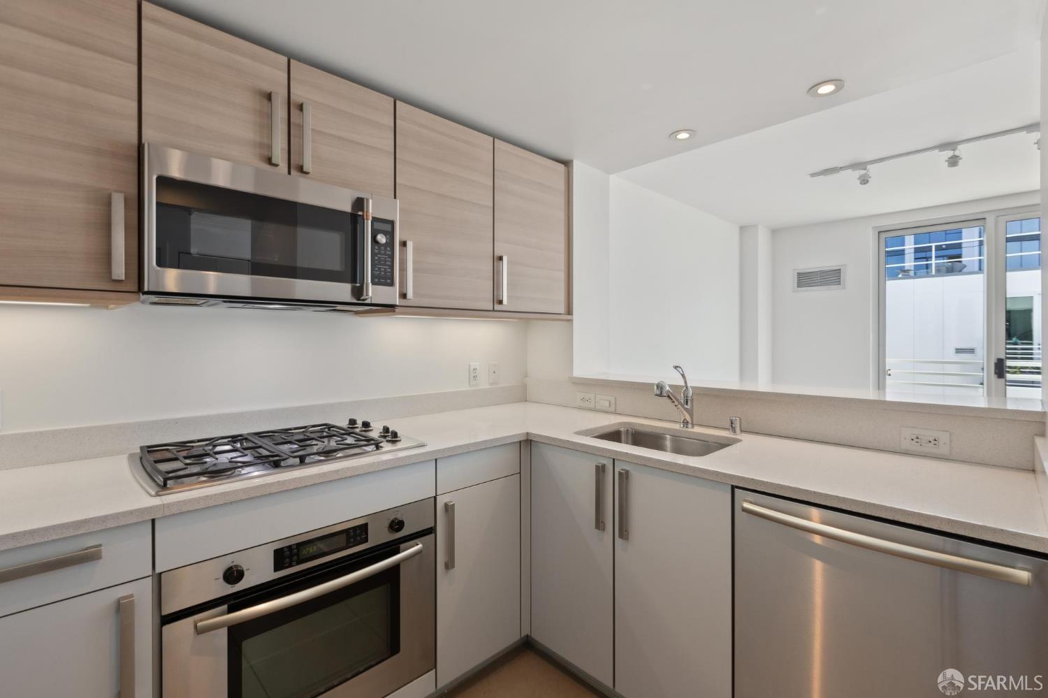 555 4th Street # 905