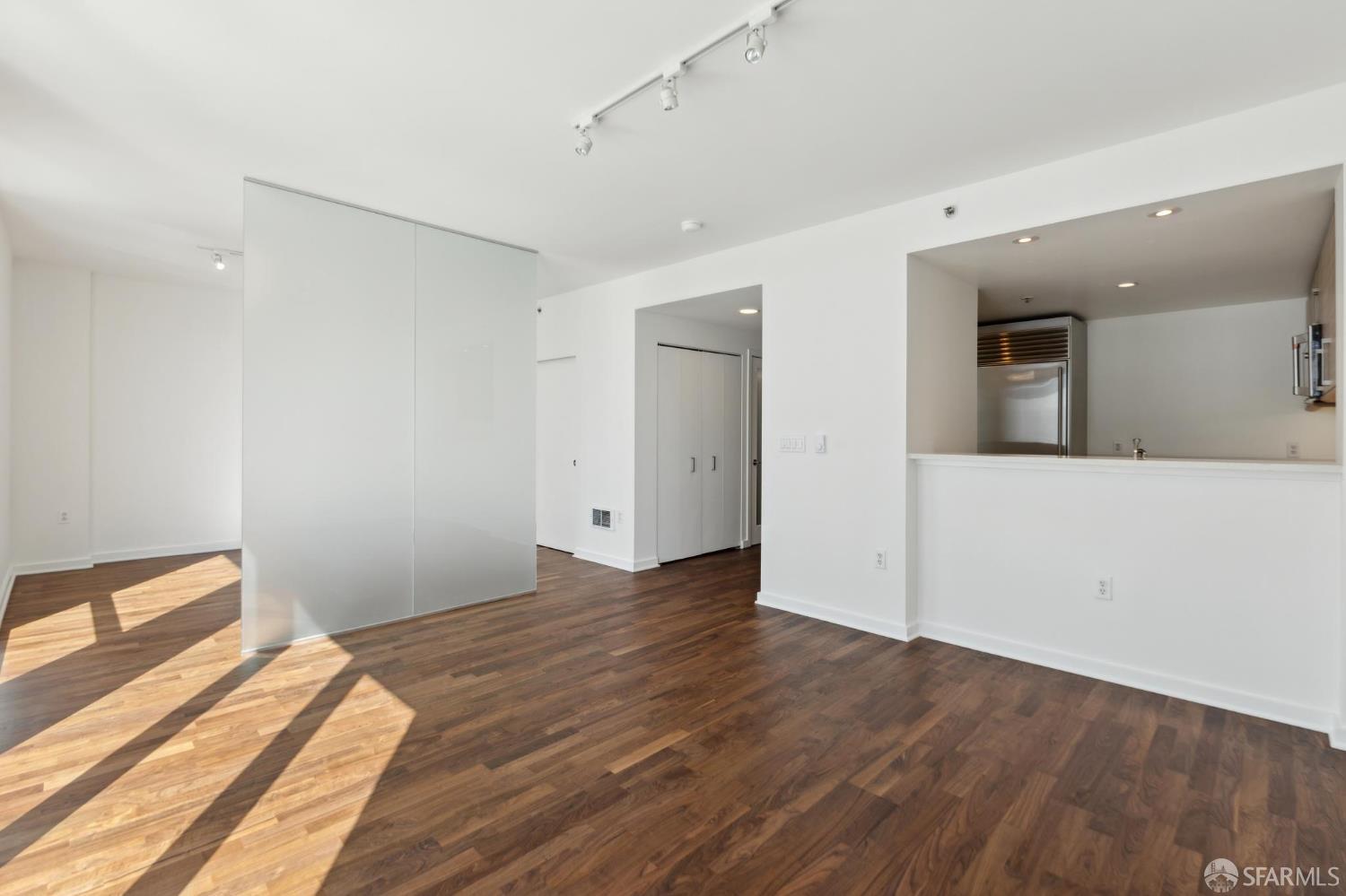 555 4th Street # 905