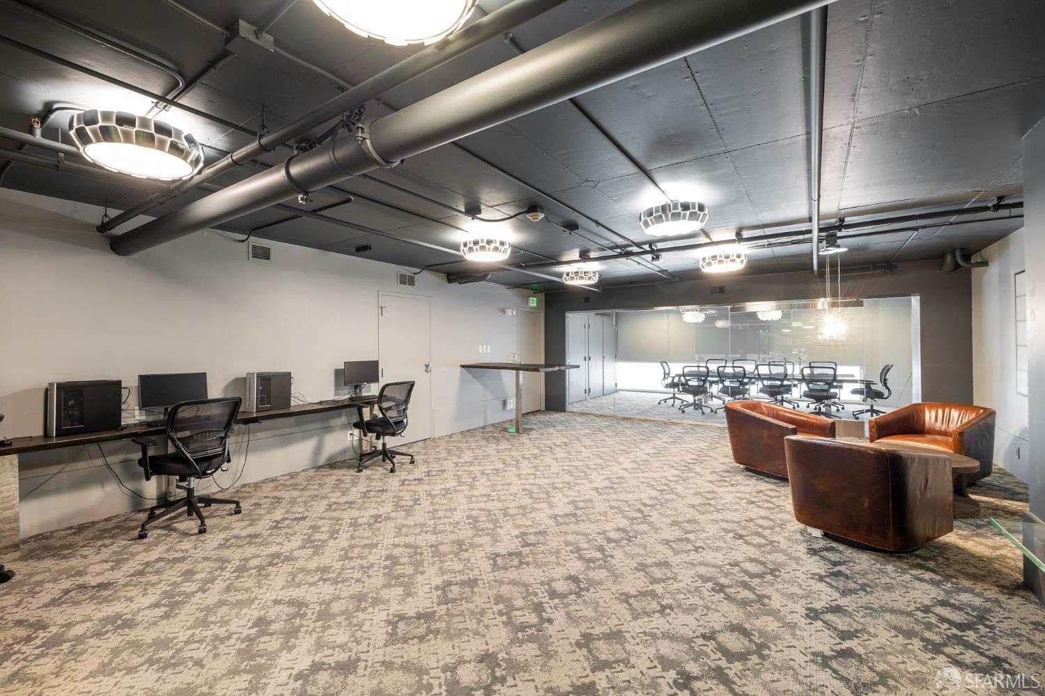 555 4th Street # 905