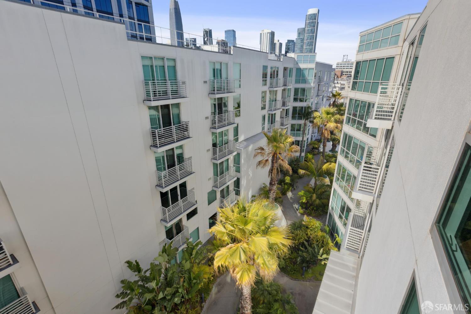 555 4th Street # 905