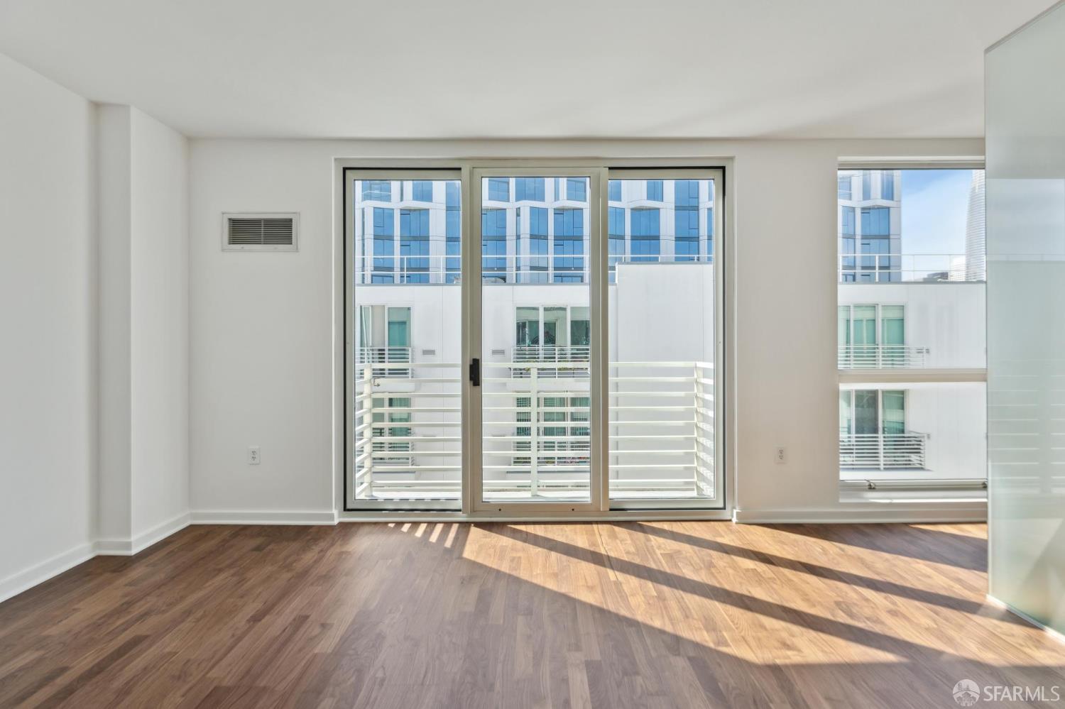 555 4th Street # 905