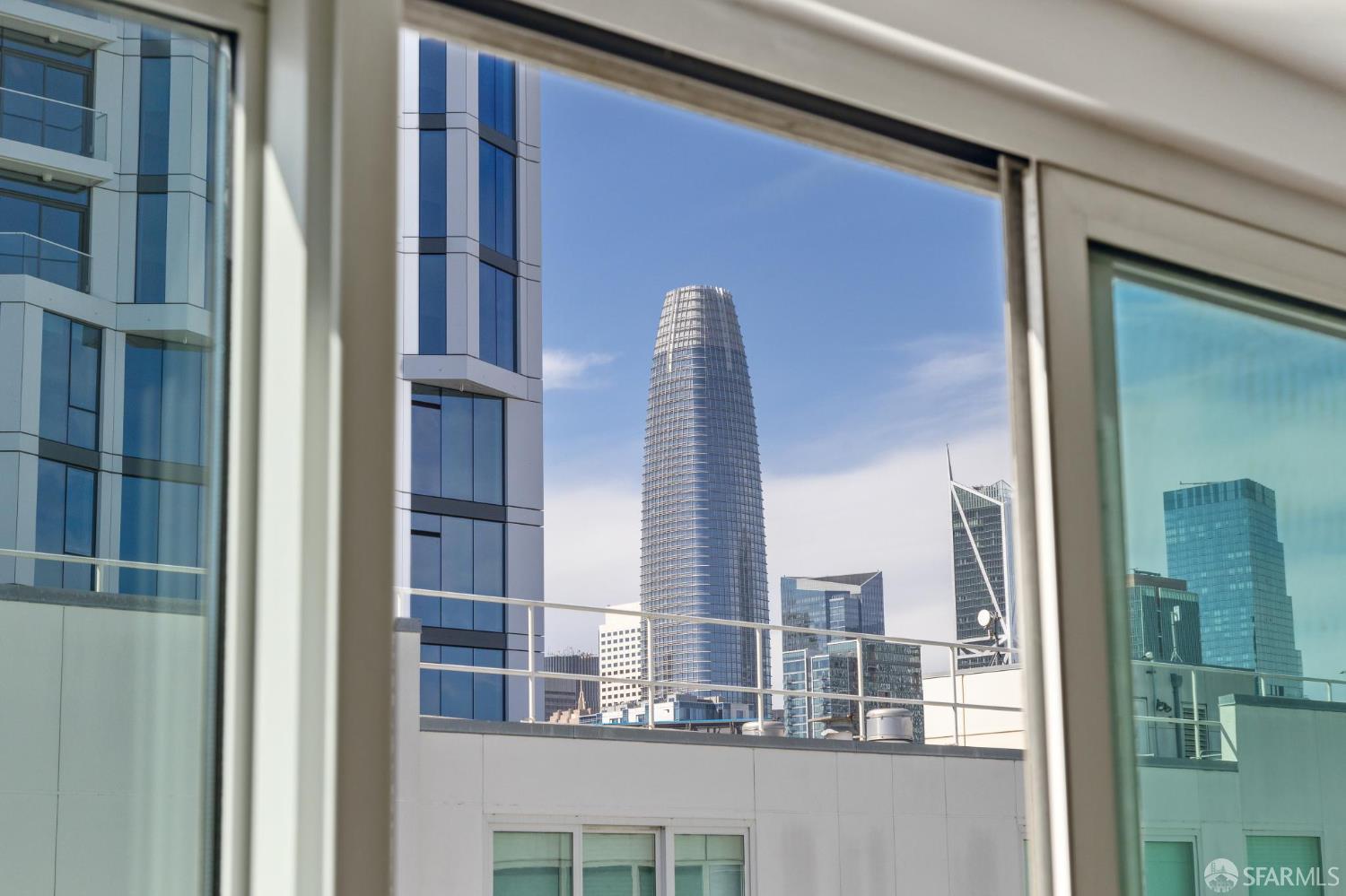 555 4th Street # 905