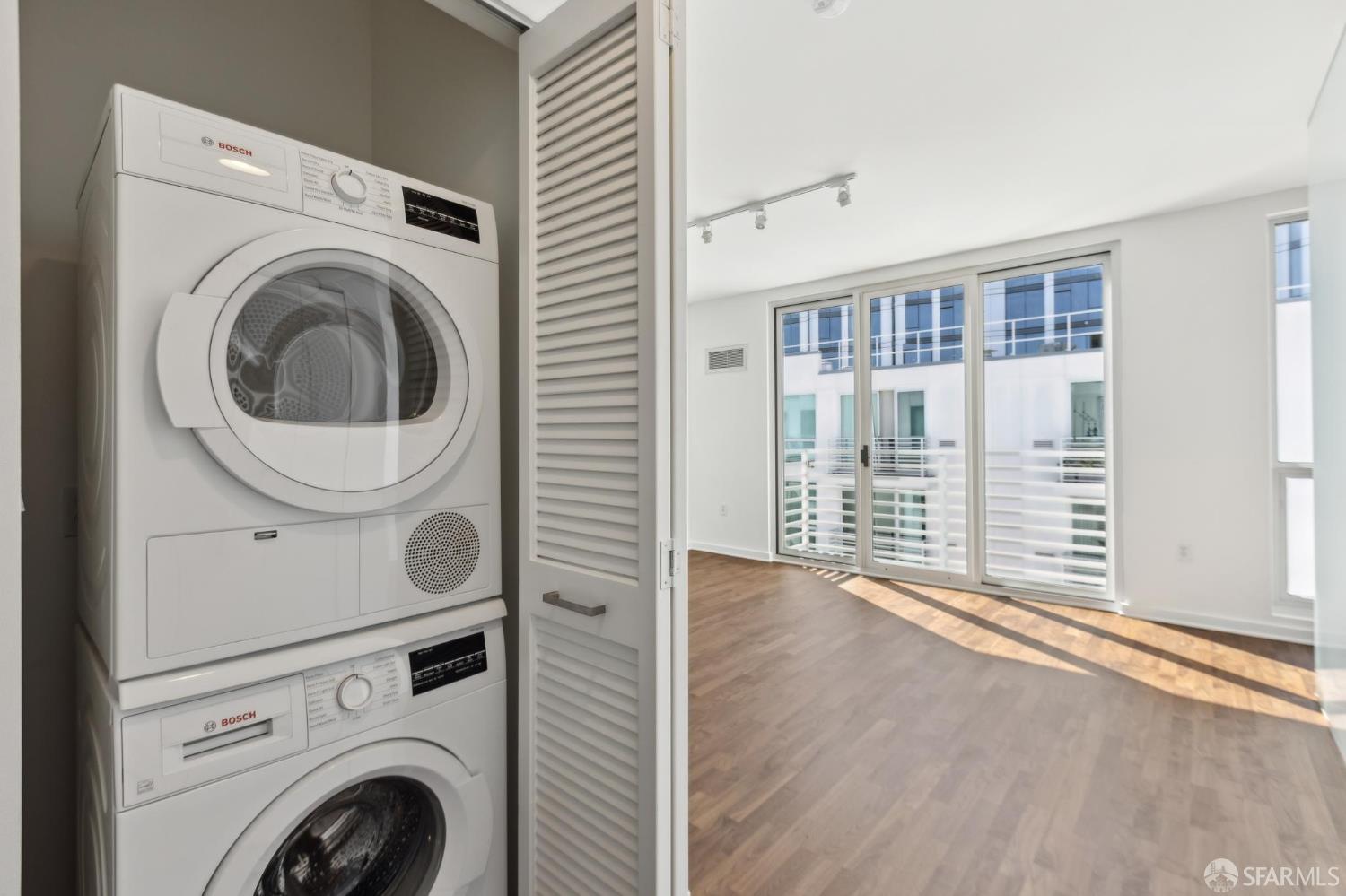 555 4th Street # 905