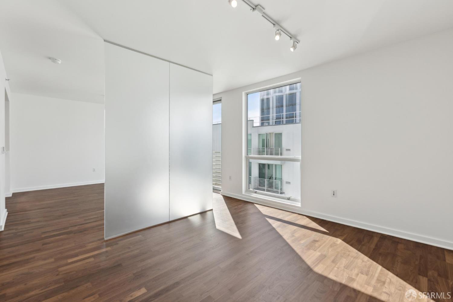 555 4th Street # 905