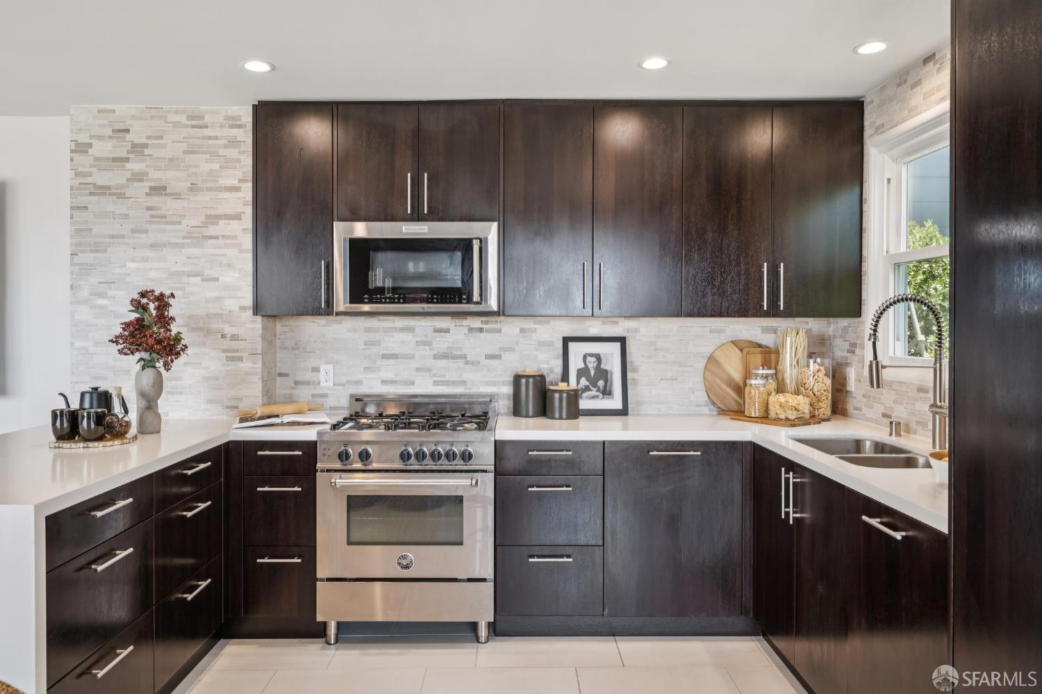 160 Graystone Terrace # 5