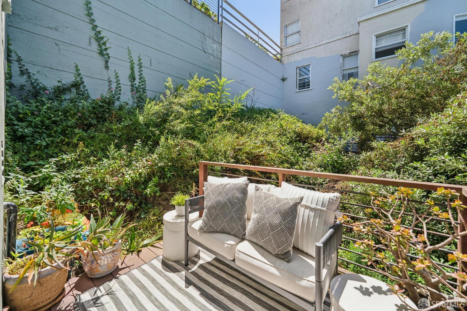 160 Graystone Terrace # 5