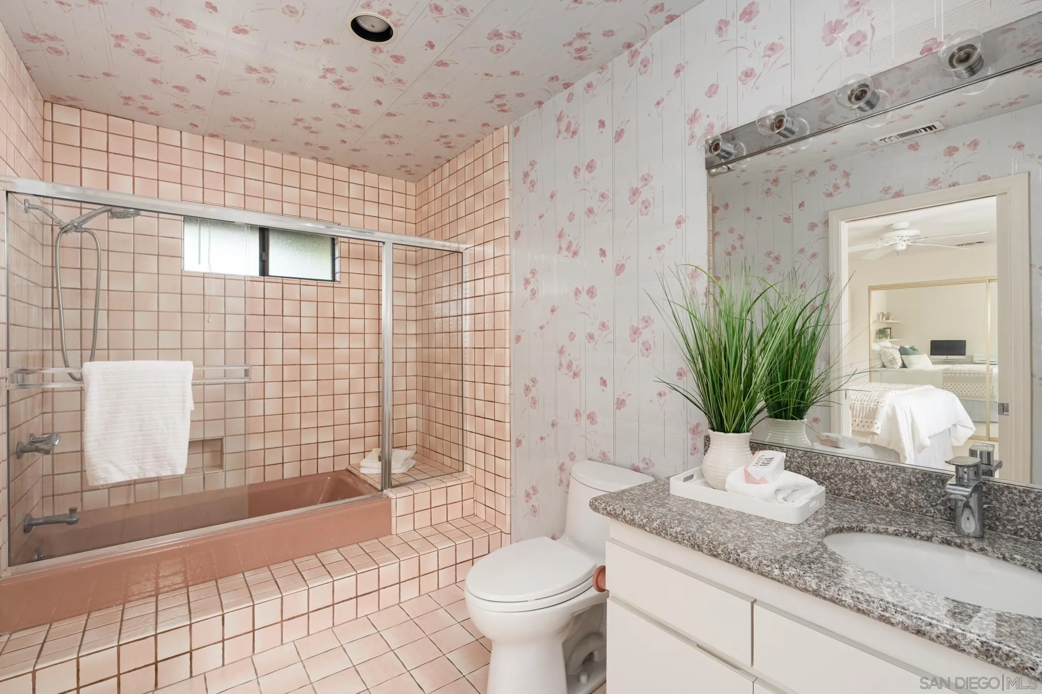 15943 Ranch Hollow Rd