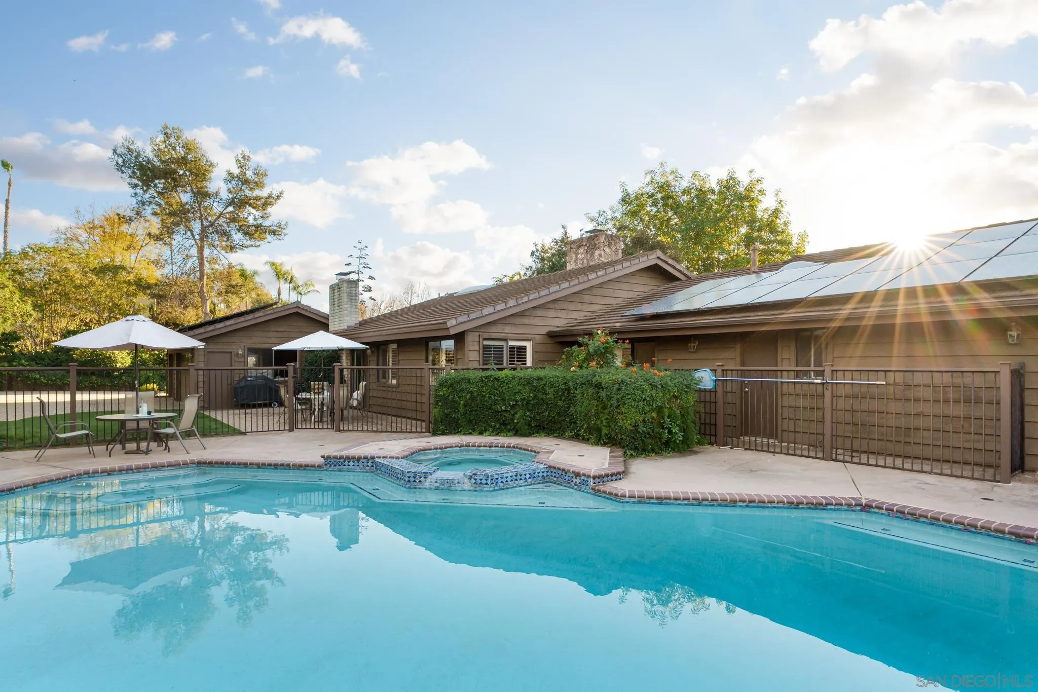 15943 Ranch Hollow Rd