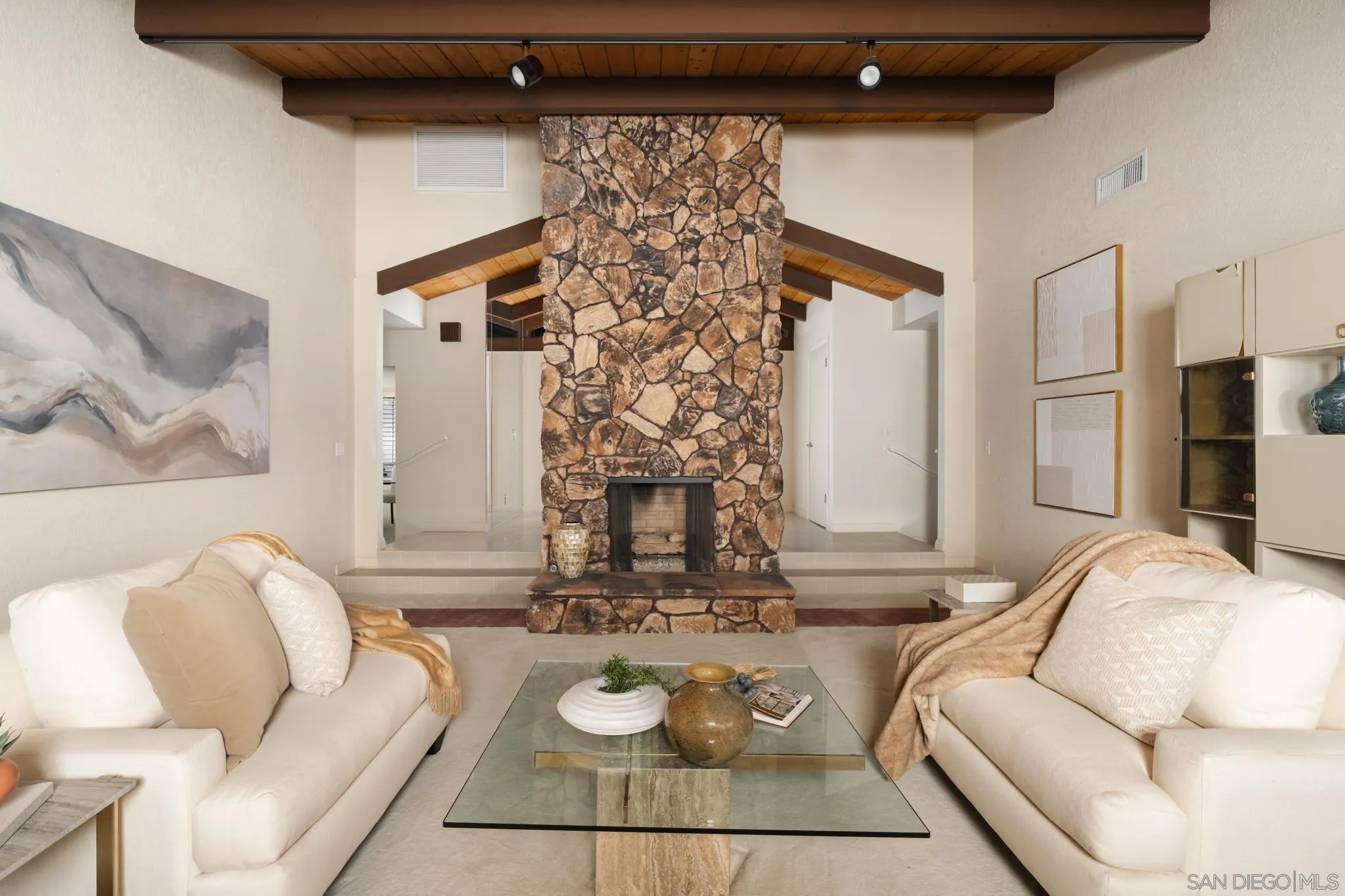 15943 Ranch Hollow Rd