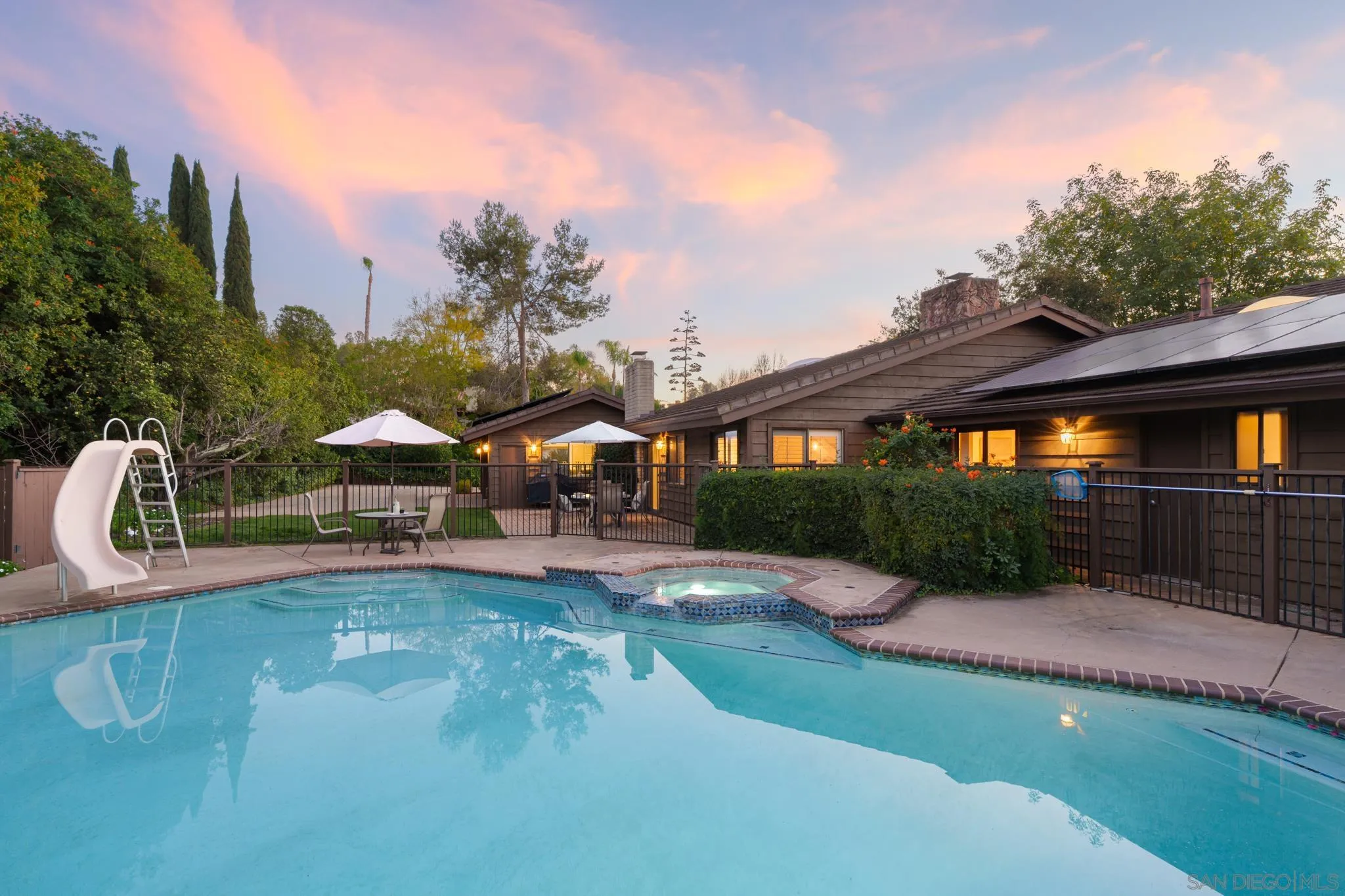 15943 Ranch Hollow Rd