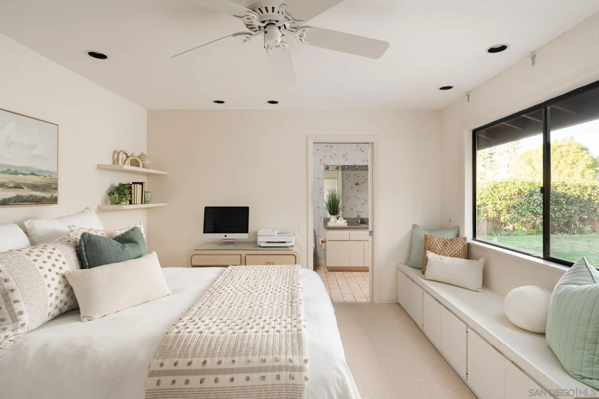 15943 Ranch Hollow Rd