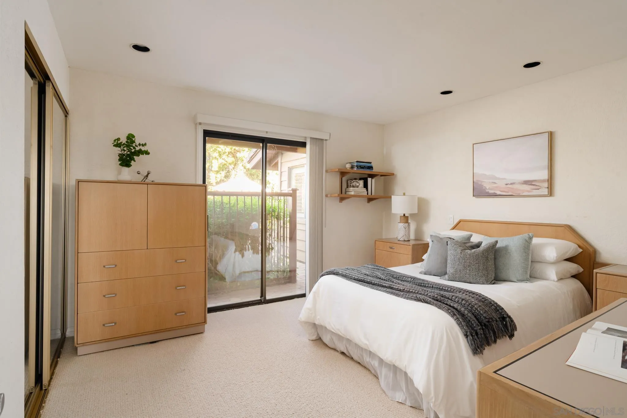 15943 Ranch Hollow Rd