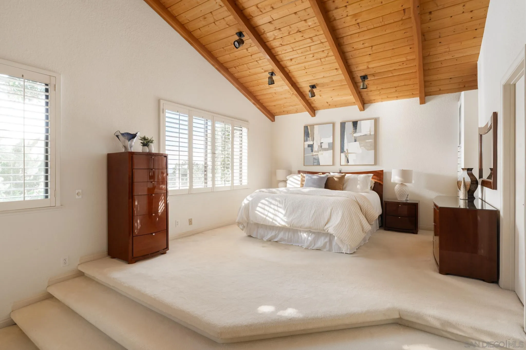 15943 Ranch Hollow Rd