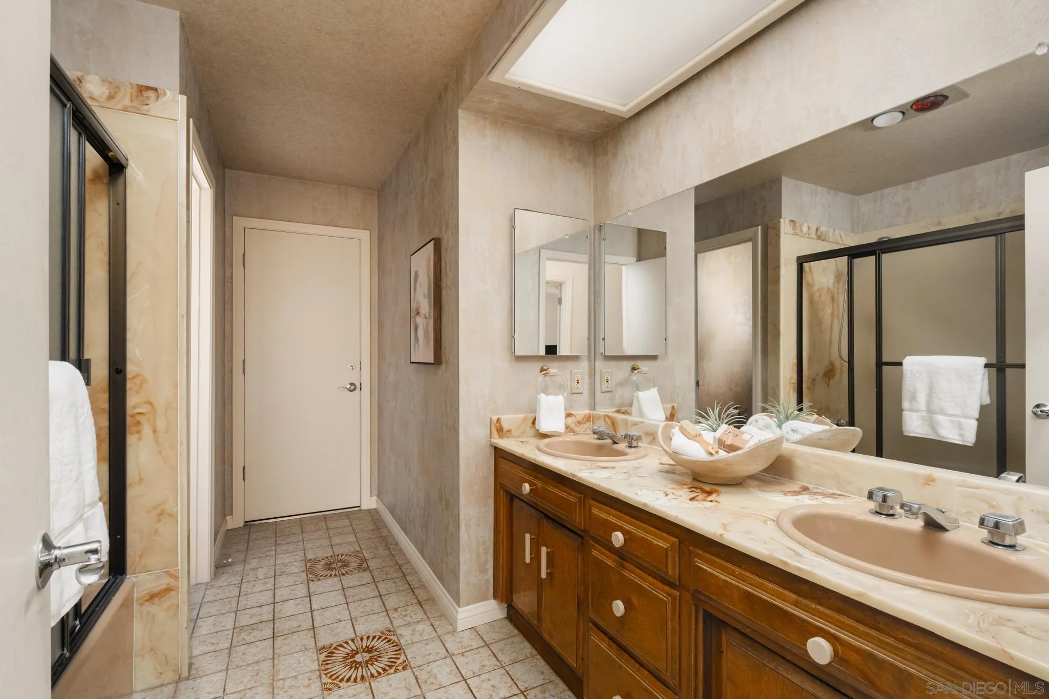 15943 Ranch Hollow Rd