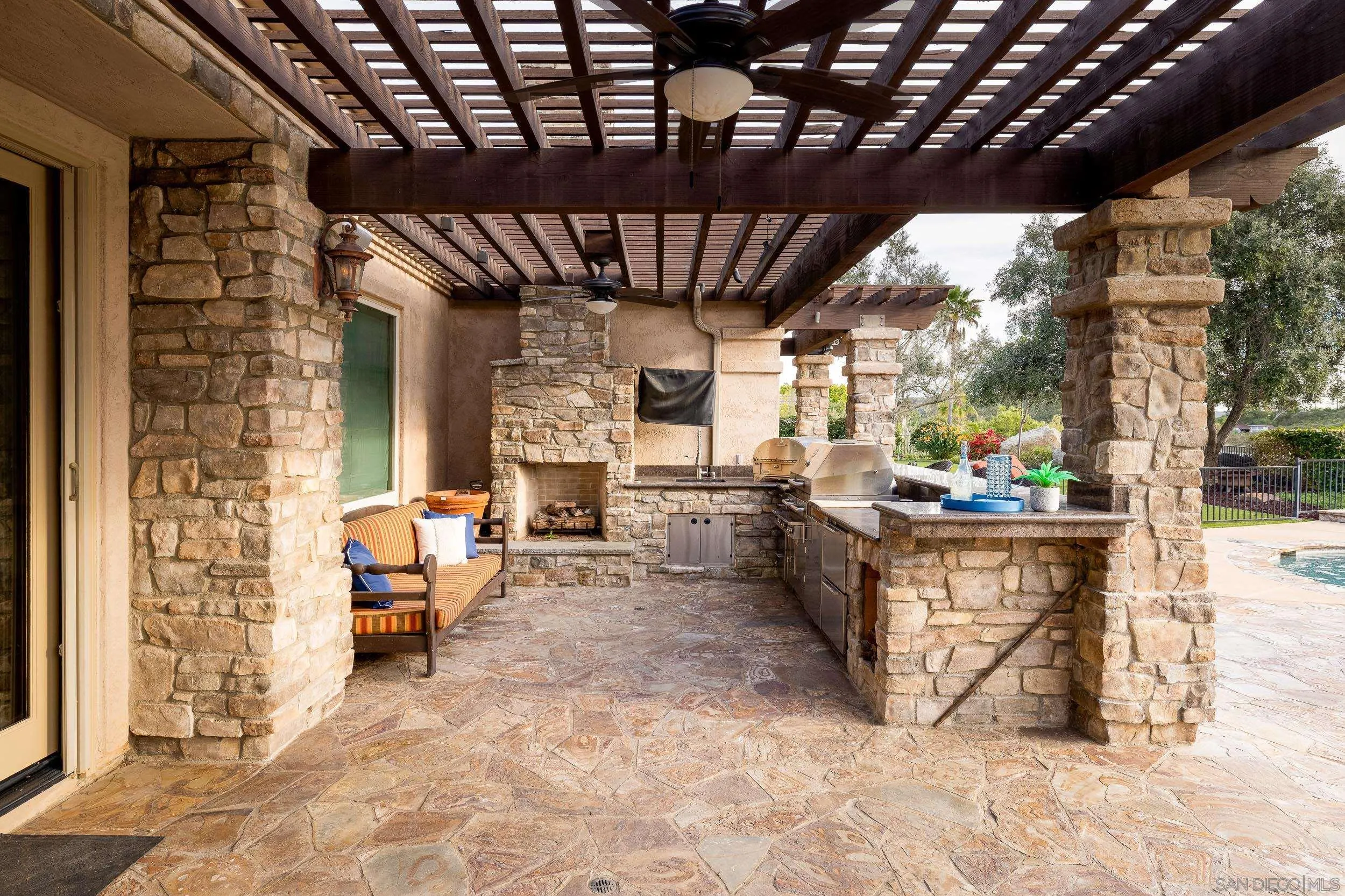 15130 Saddlebrook Ln