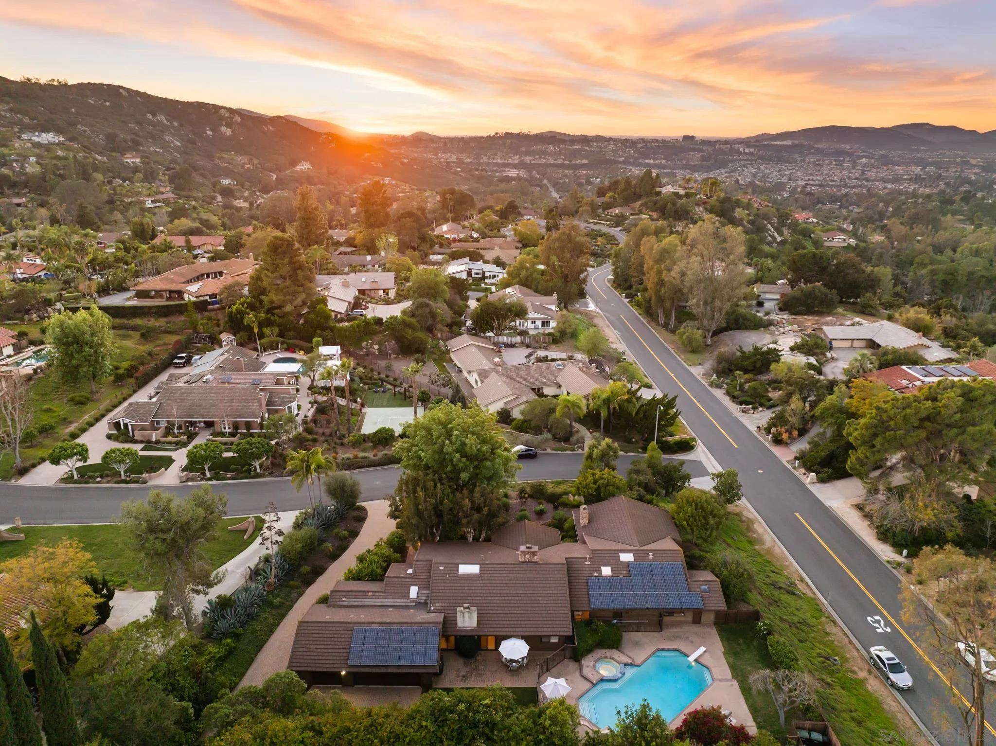 15943 Ranch Hollow Rd