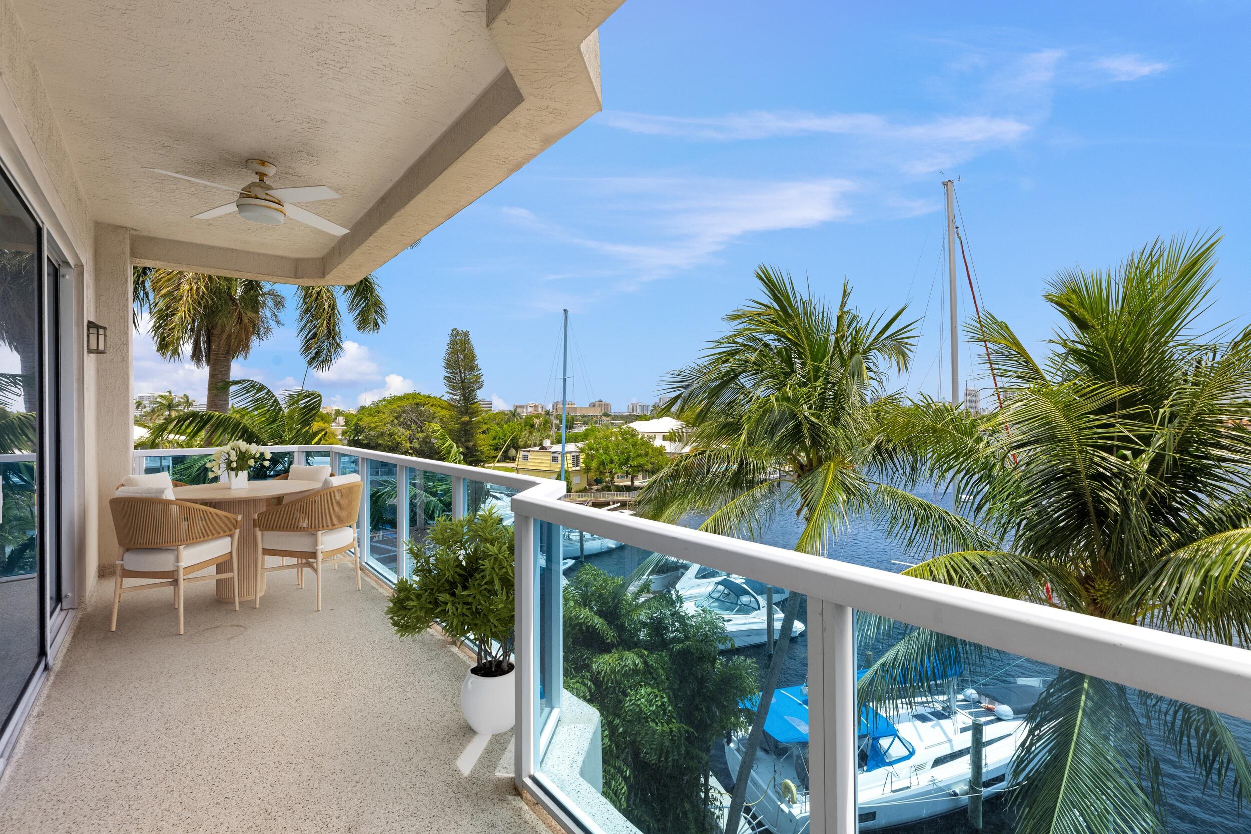 516 HENDRICKS Isle 4A
