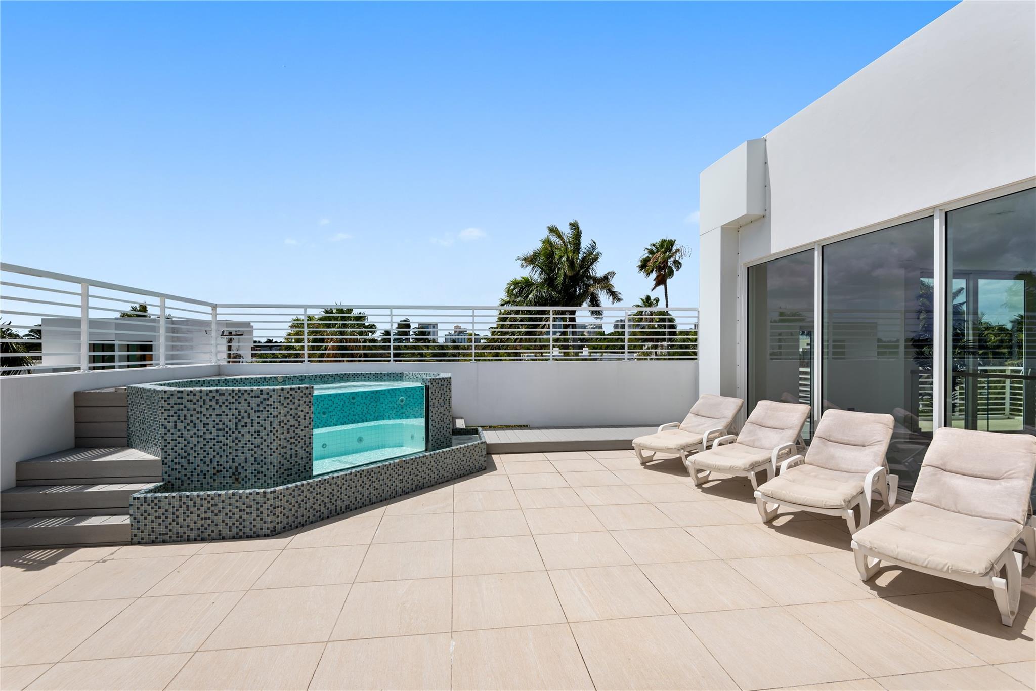 500 Isle Of Capri Dr