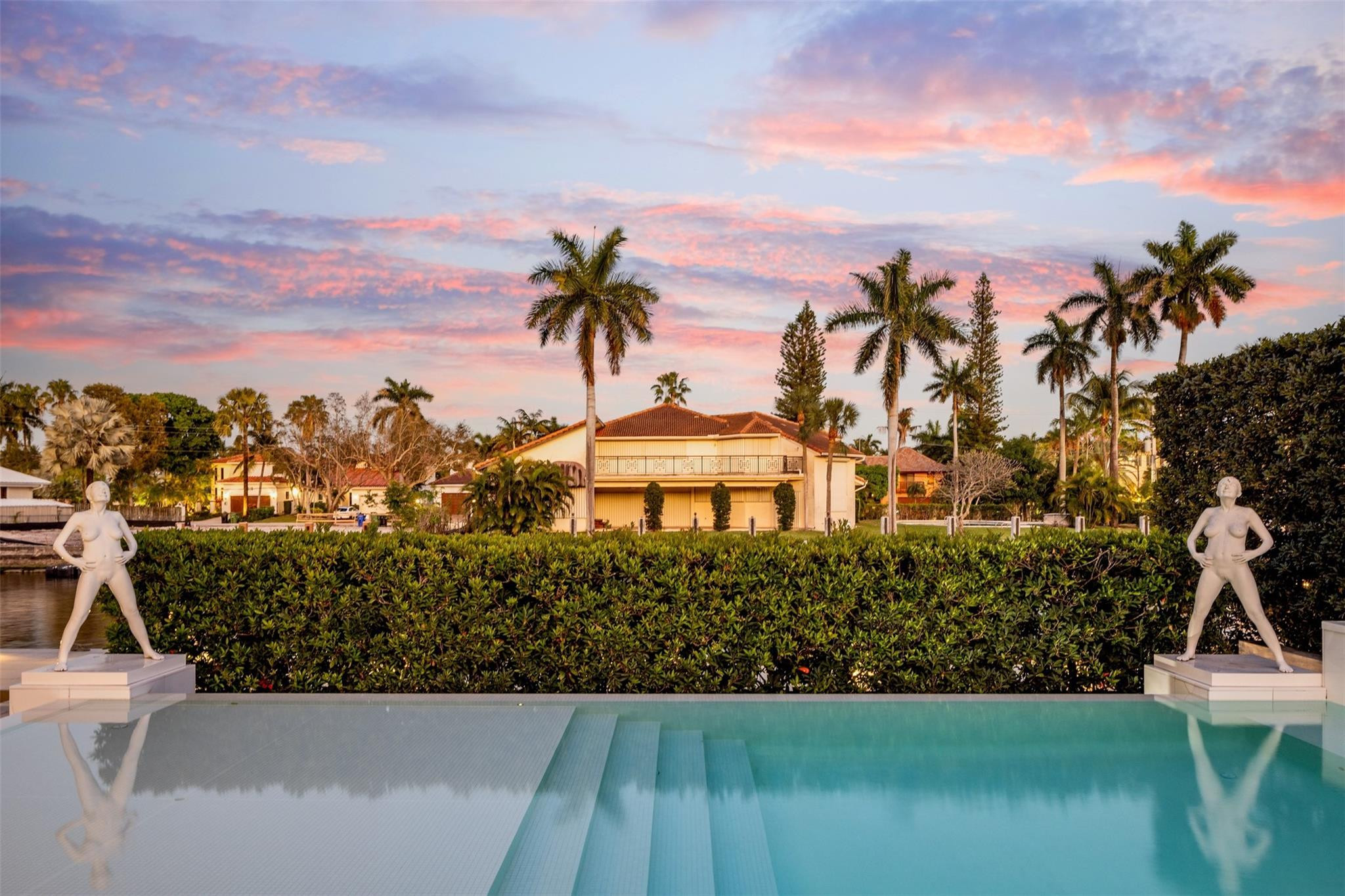 500 Isle Of Capri Dr