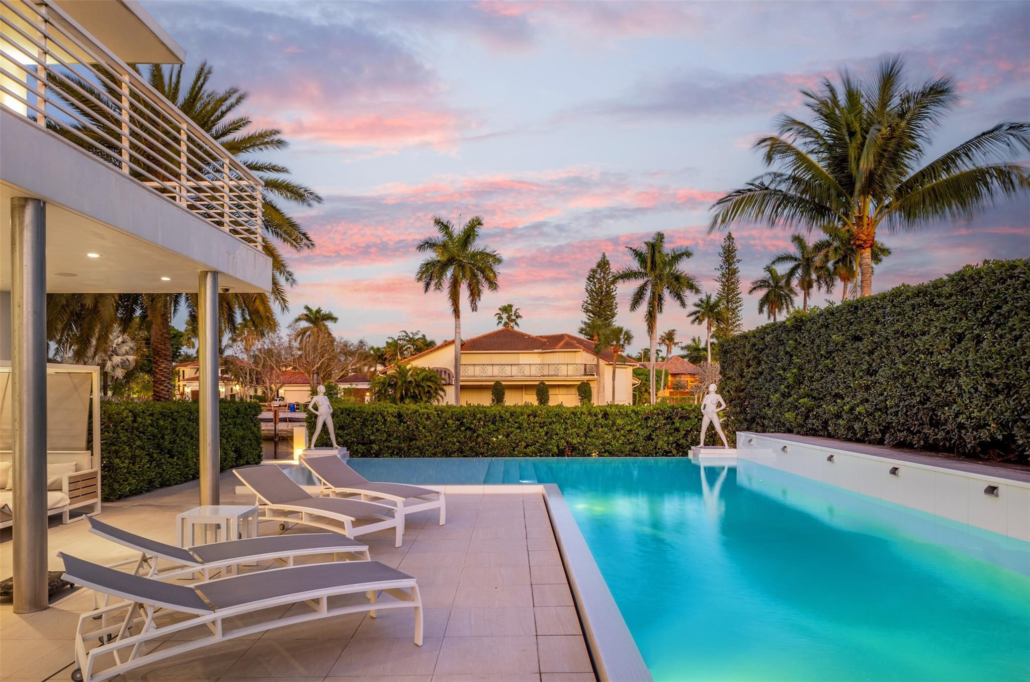 500 Isle Of Capri Dr