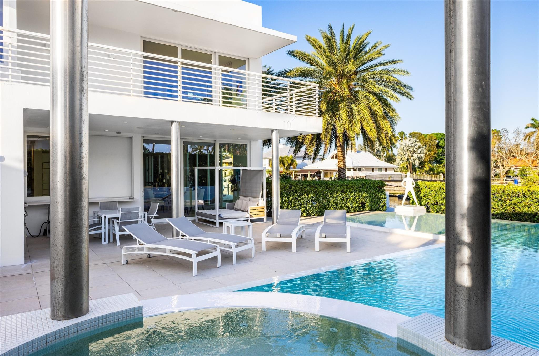 500 Isle Of Capri Dr