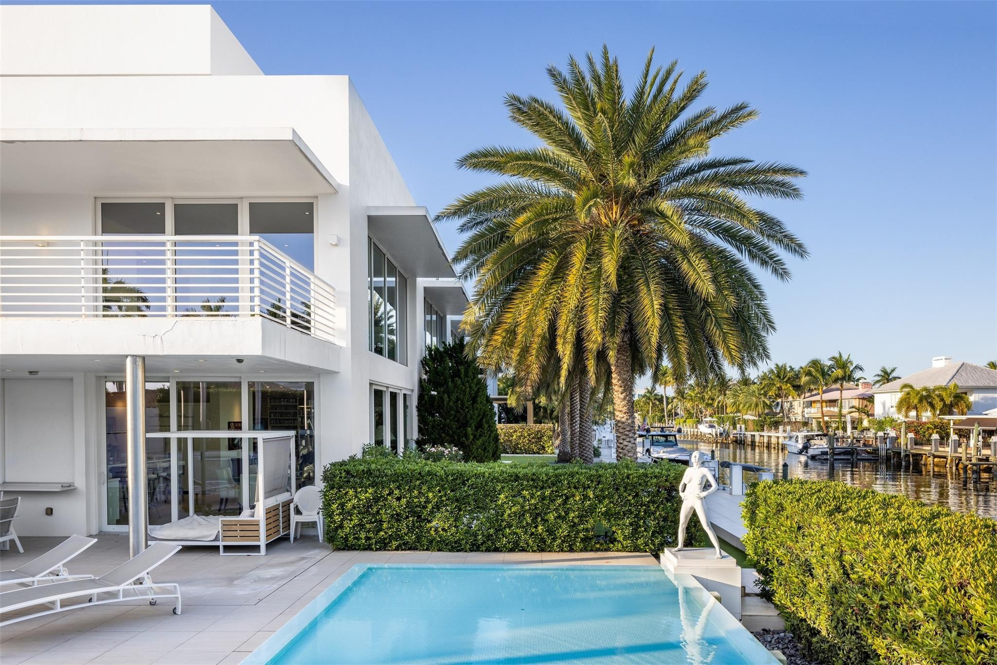 500 Isle Of Capri Dr