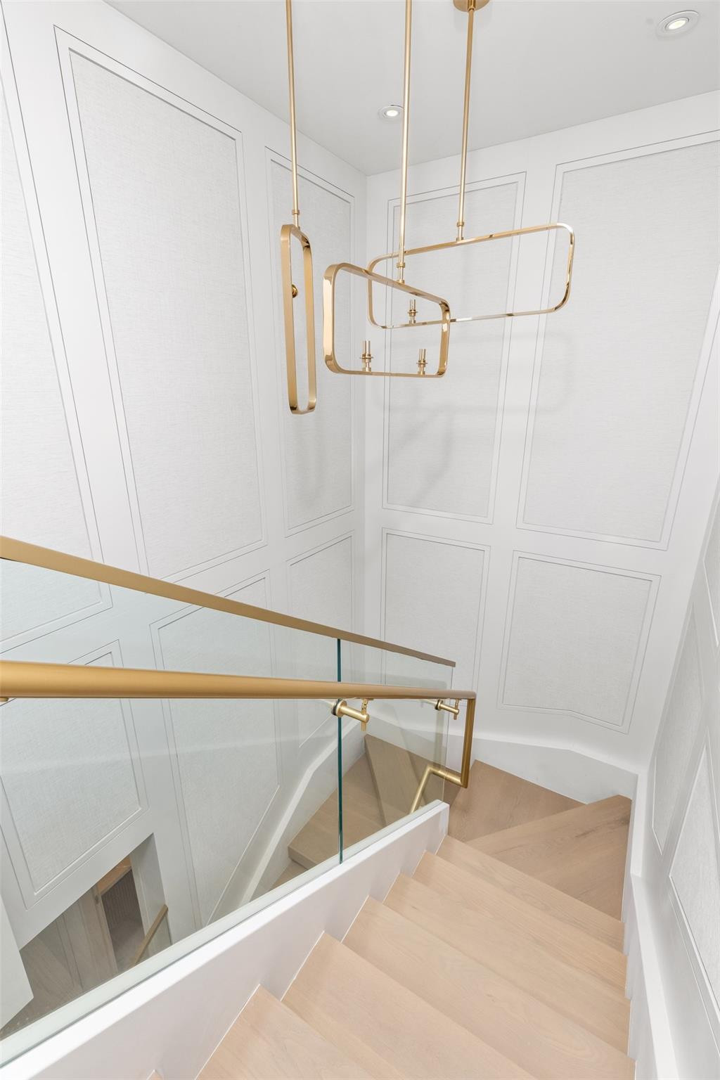 525 N Beach Blvd 2201