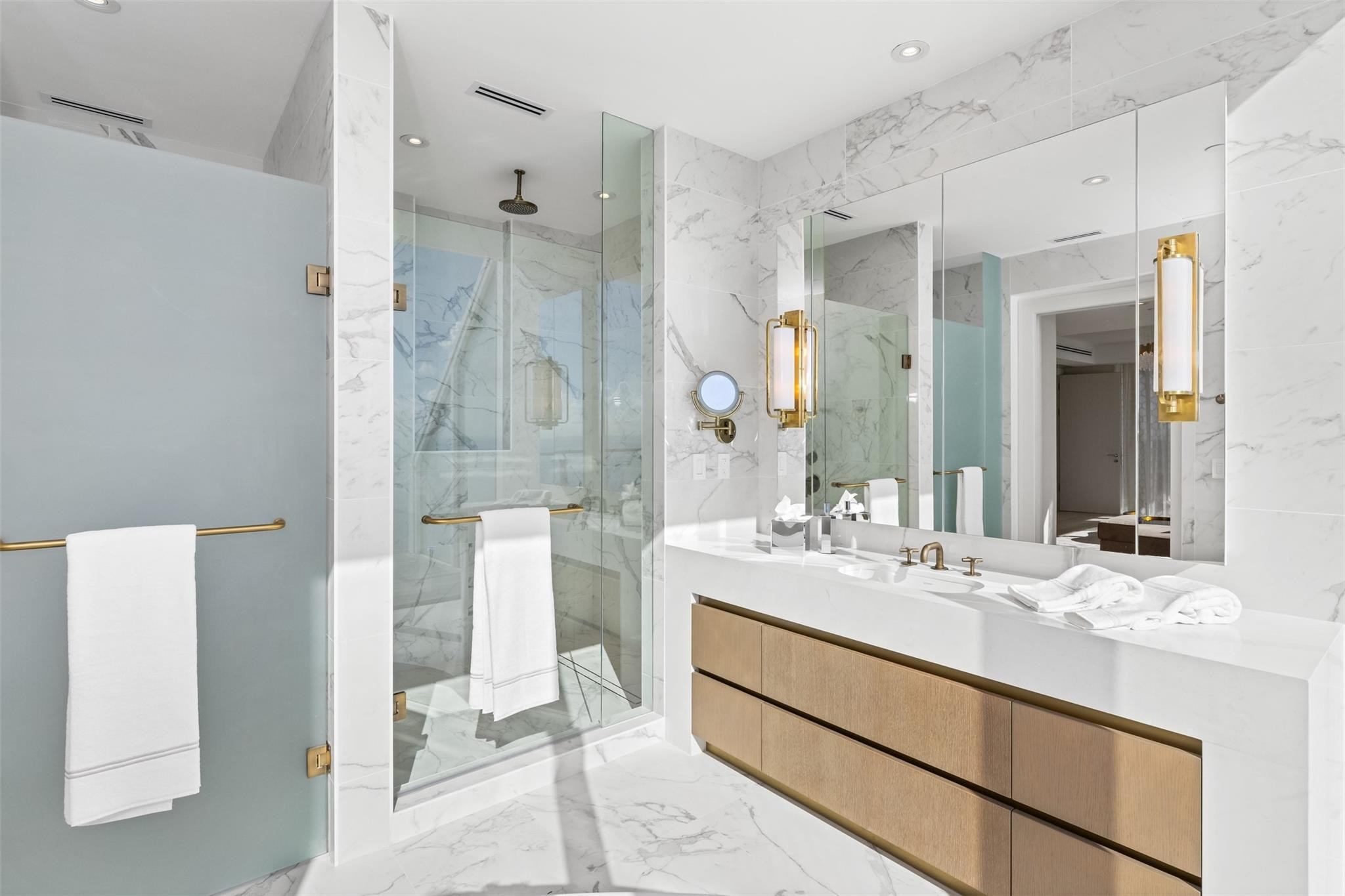 525 N Beach Blvd 2201