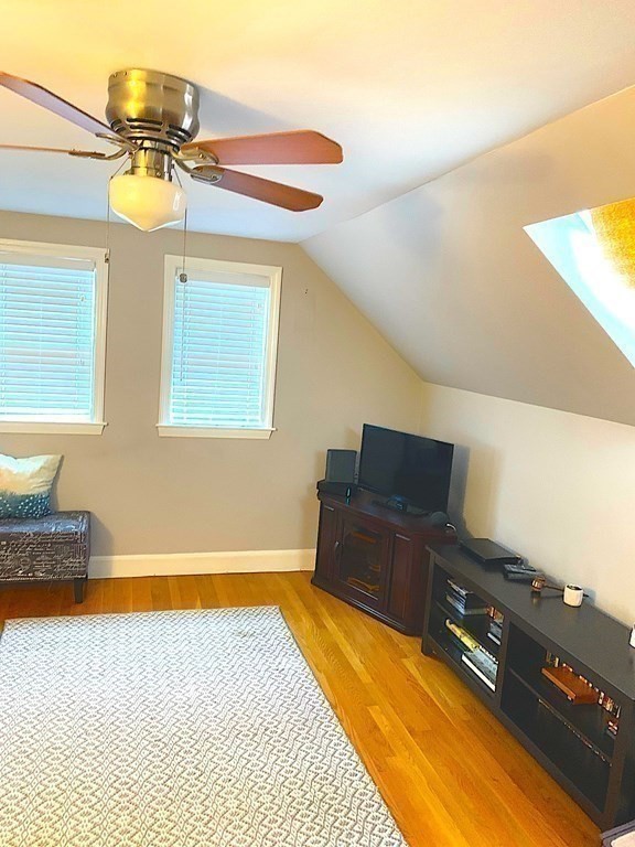 15 Newburg St # 2