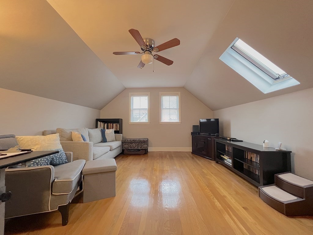 15 Newburg St # 2
