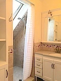 112 Manthorne # 2