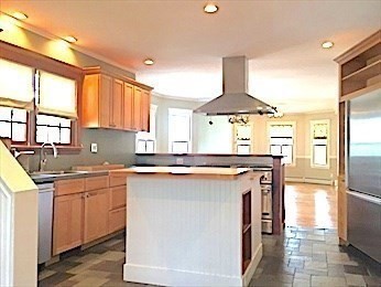 112 Manthorne # 2