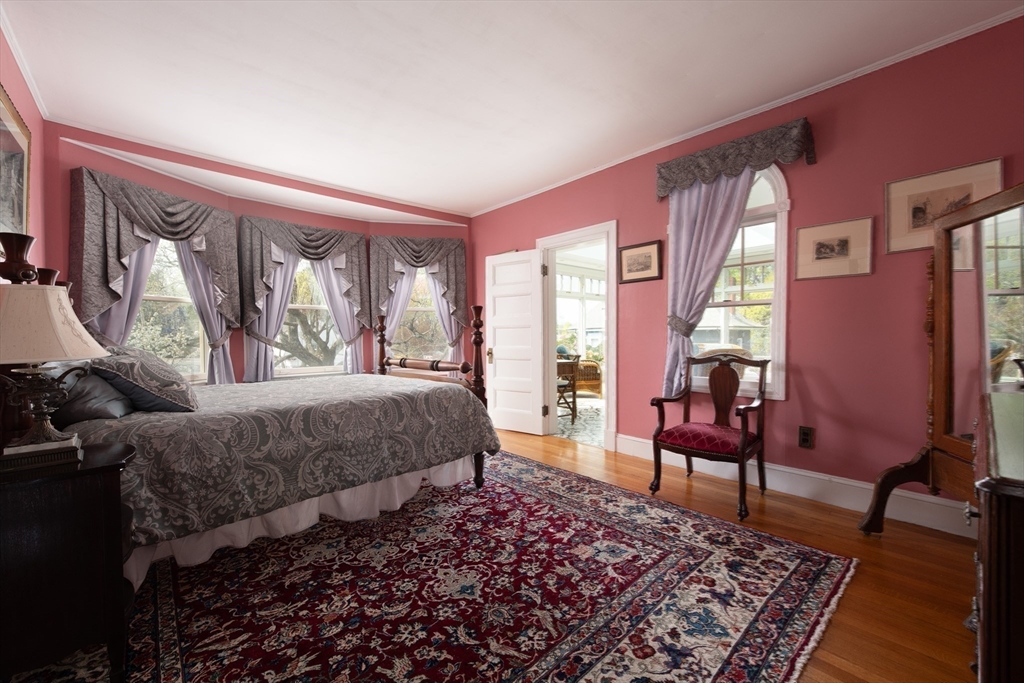 318 Metropolitan Ave