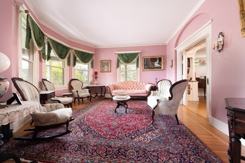 318 Metropolitan Ave