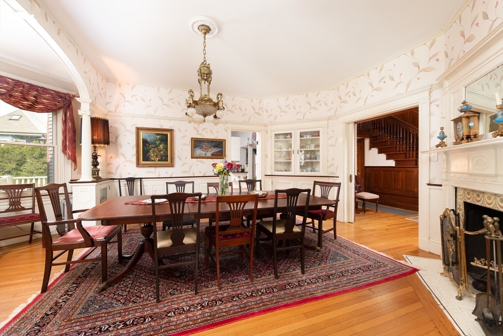 318 Metropolitan Ave