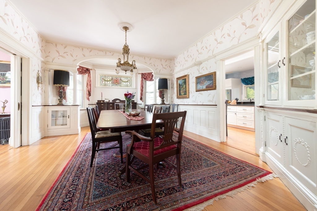 318 Metropolitan Ave