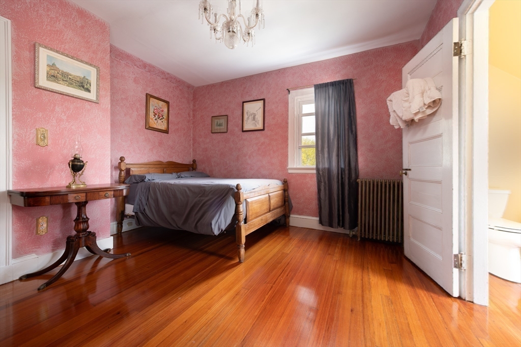 318 Metropolitan Ave