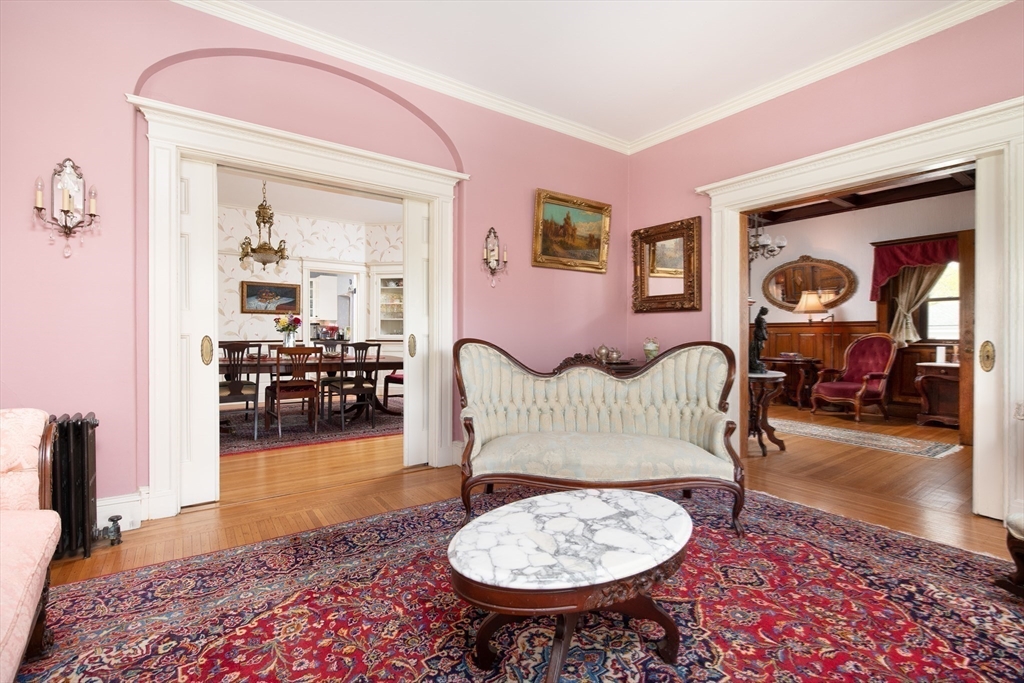 318 Metropolitan Ave