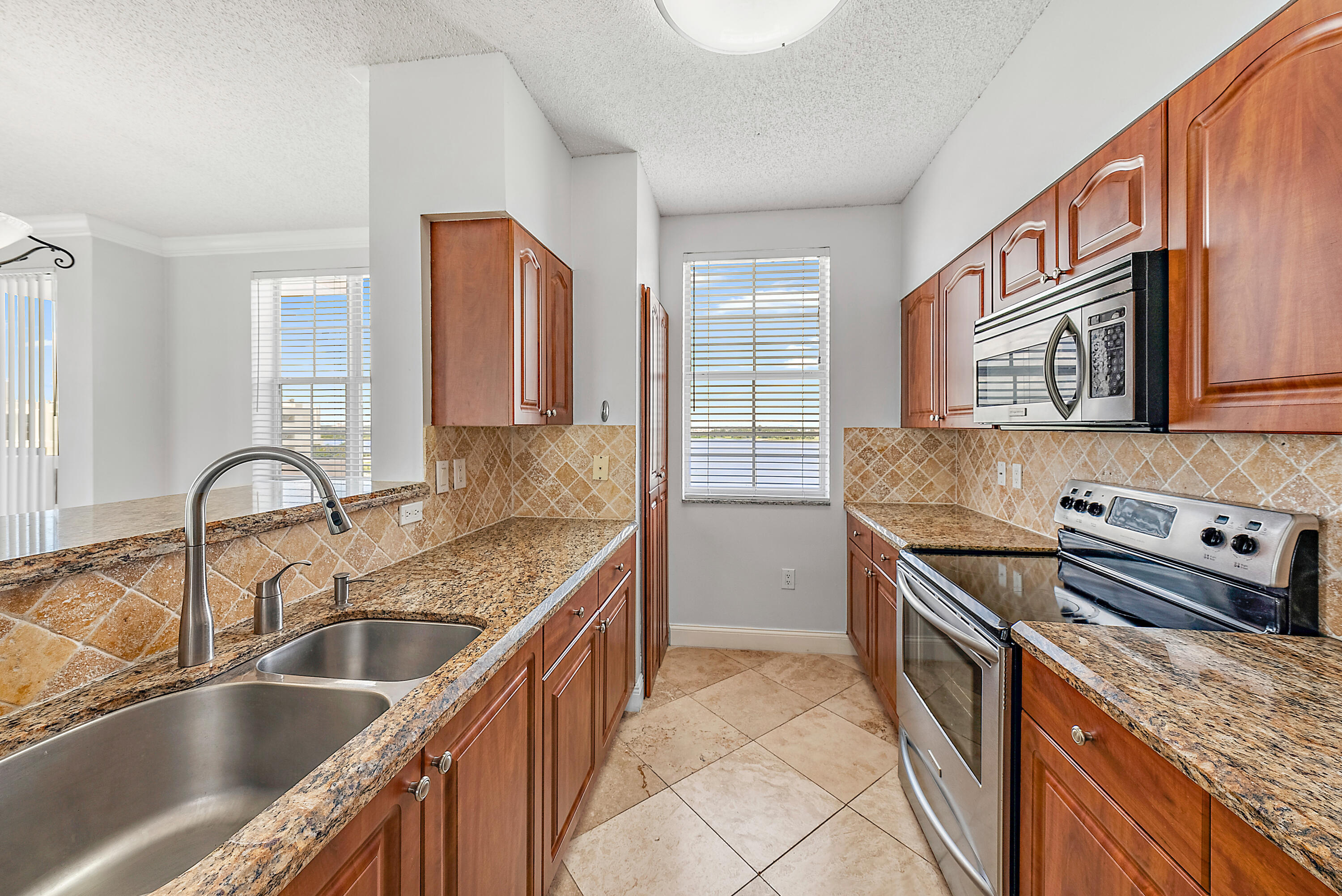 616 Clearwater Park Road 913