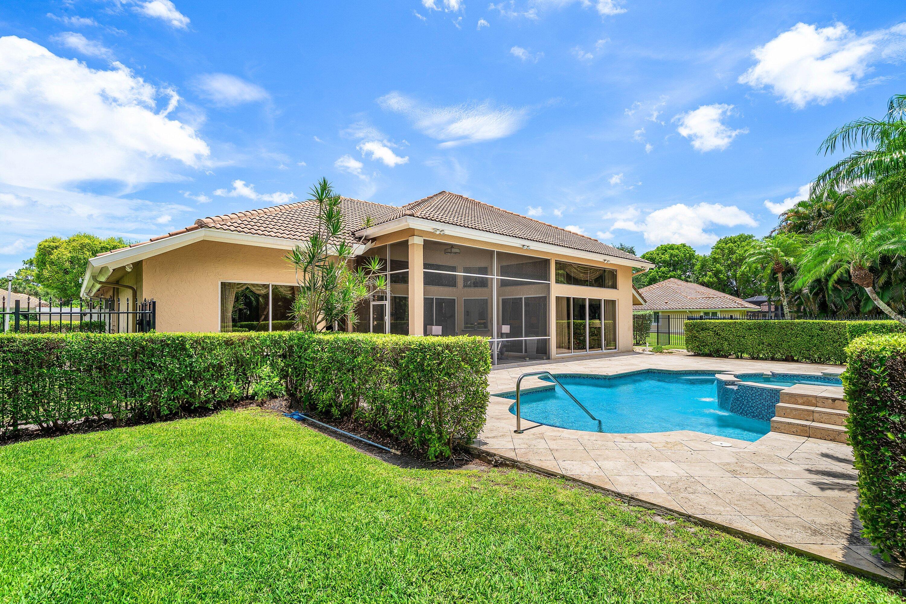 1697 Mayacoo Lakes Boulevard
