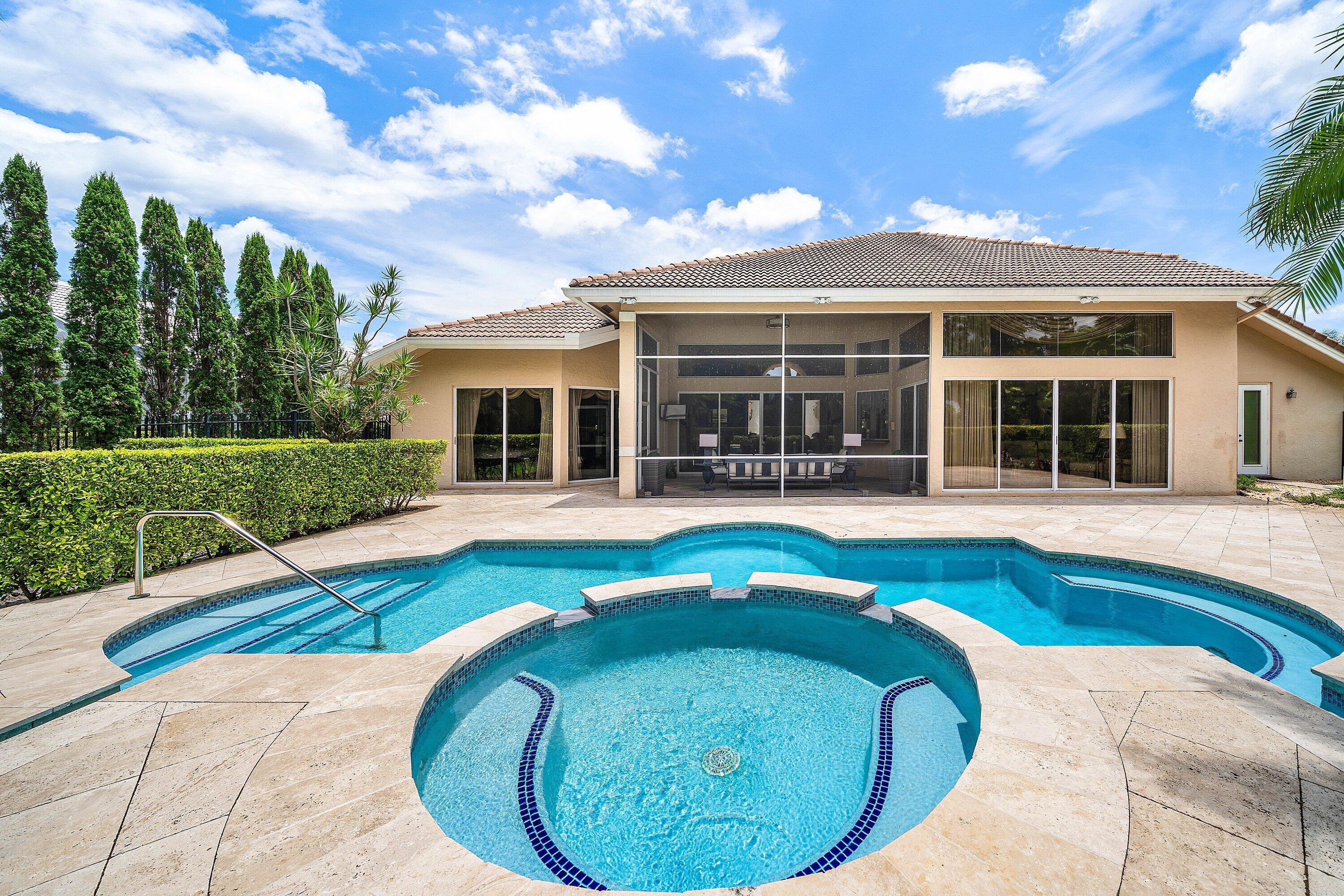 1697 Mayacoo Lakes Boulevard
