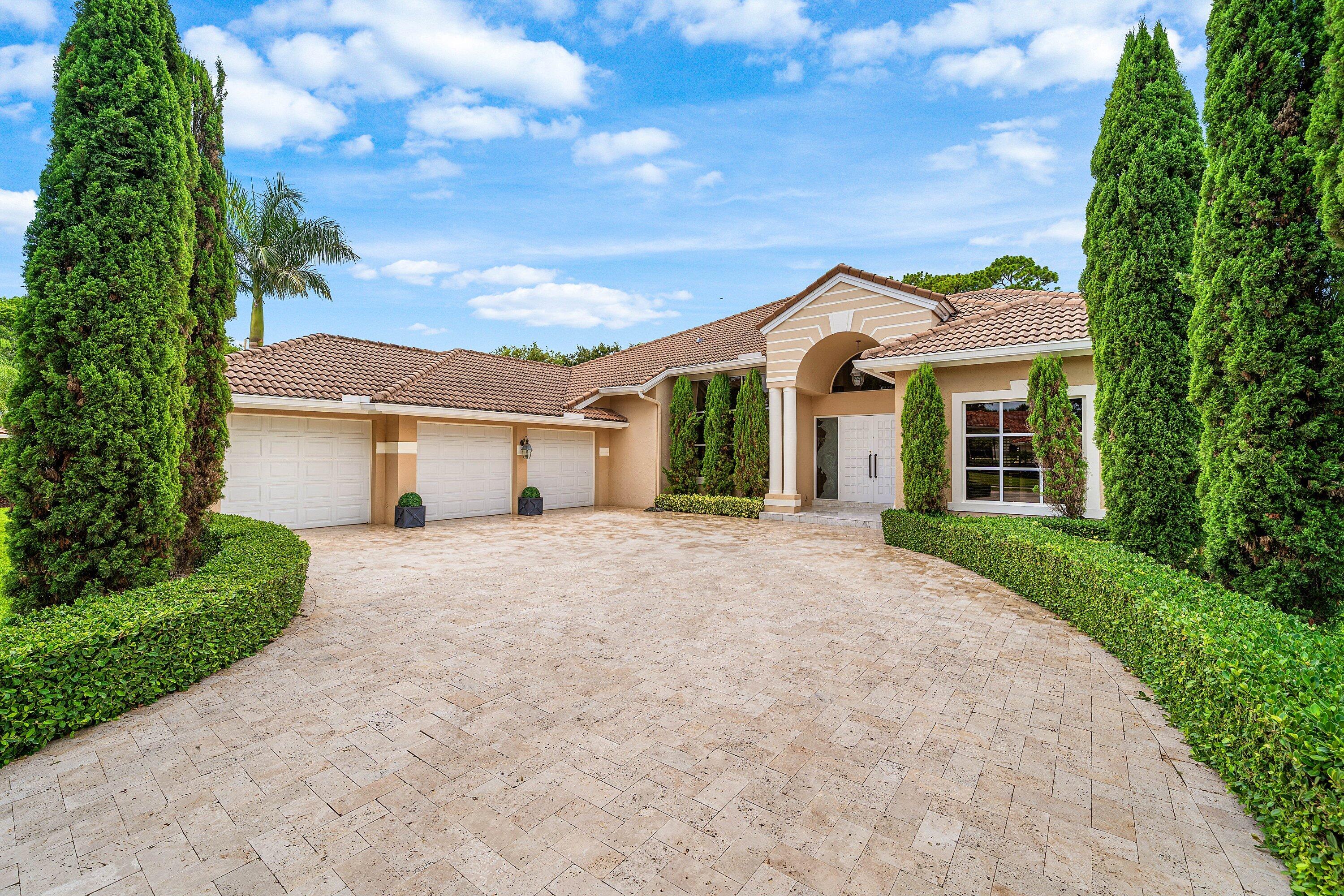 1697 Mayacoo Lakes Boulevard